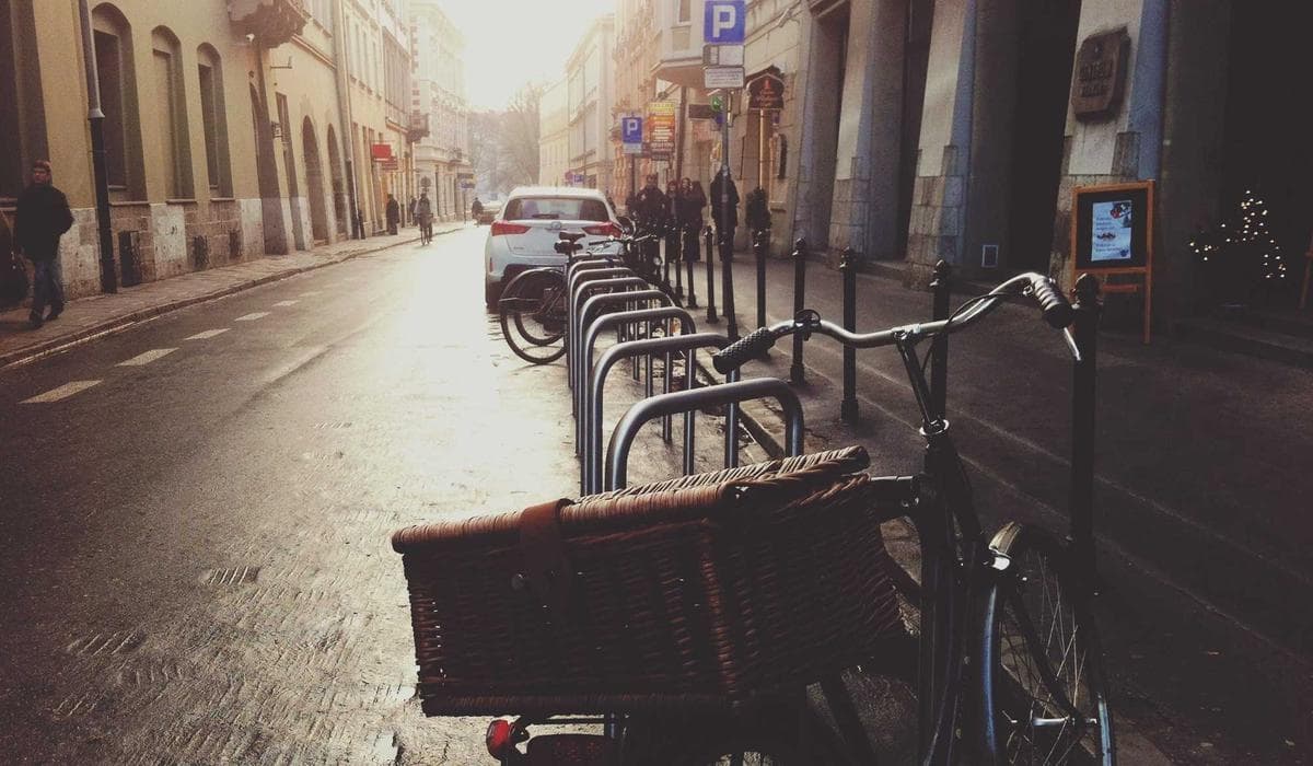 50 Ad Variants in a Week: The Performance Creative Formula